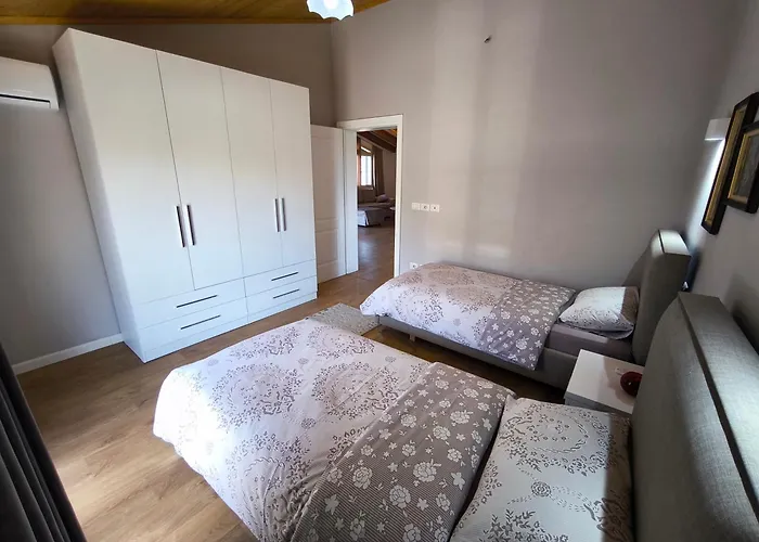 Albanian Traditions Legacy Apartment *
